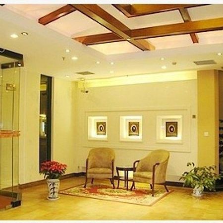 Baolong Homelike Hotel Luojing Branch Sanghaj Kültér fotó